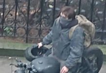 Batman: First Look Of Robert Pattinson On The Set Of Batman batman