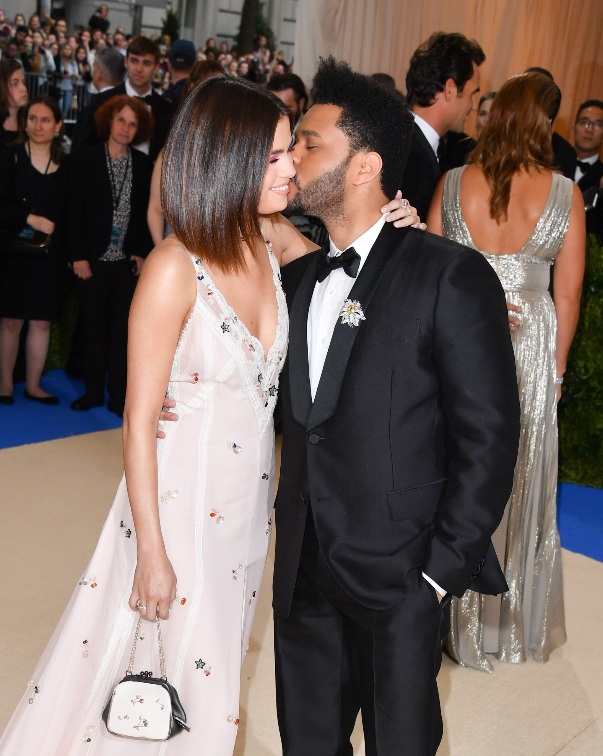 selena-gomez-and-the-weeknd-at-met-gala-2017