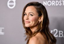 Jennifer Garner Breaks Down After Watching The Office Finale; Watch the Clip! Jennifer Garner