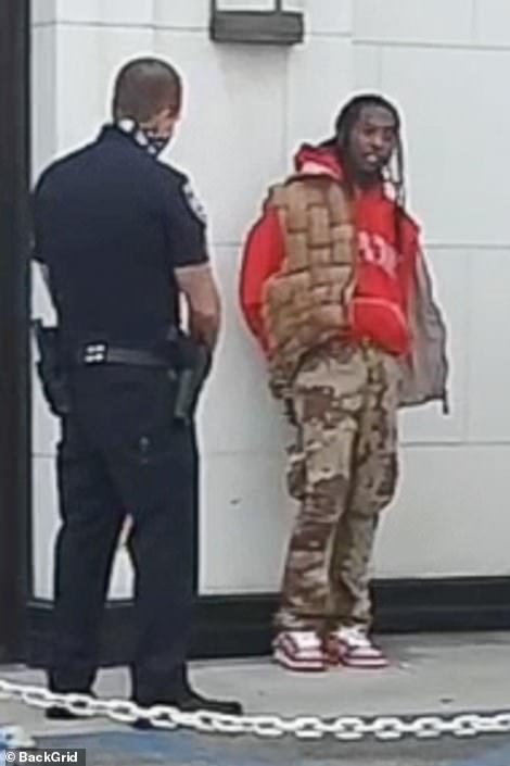 Cardi B Clicked While Talking To A Policeman