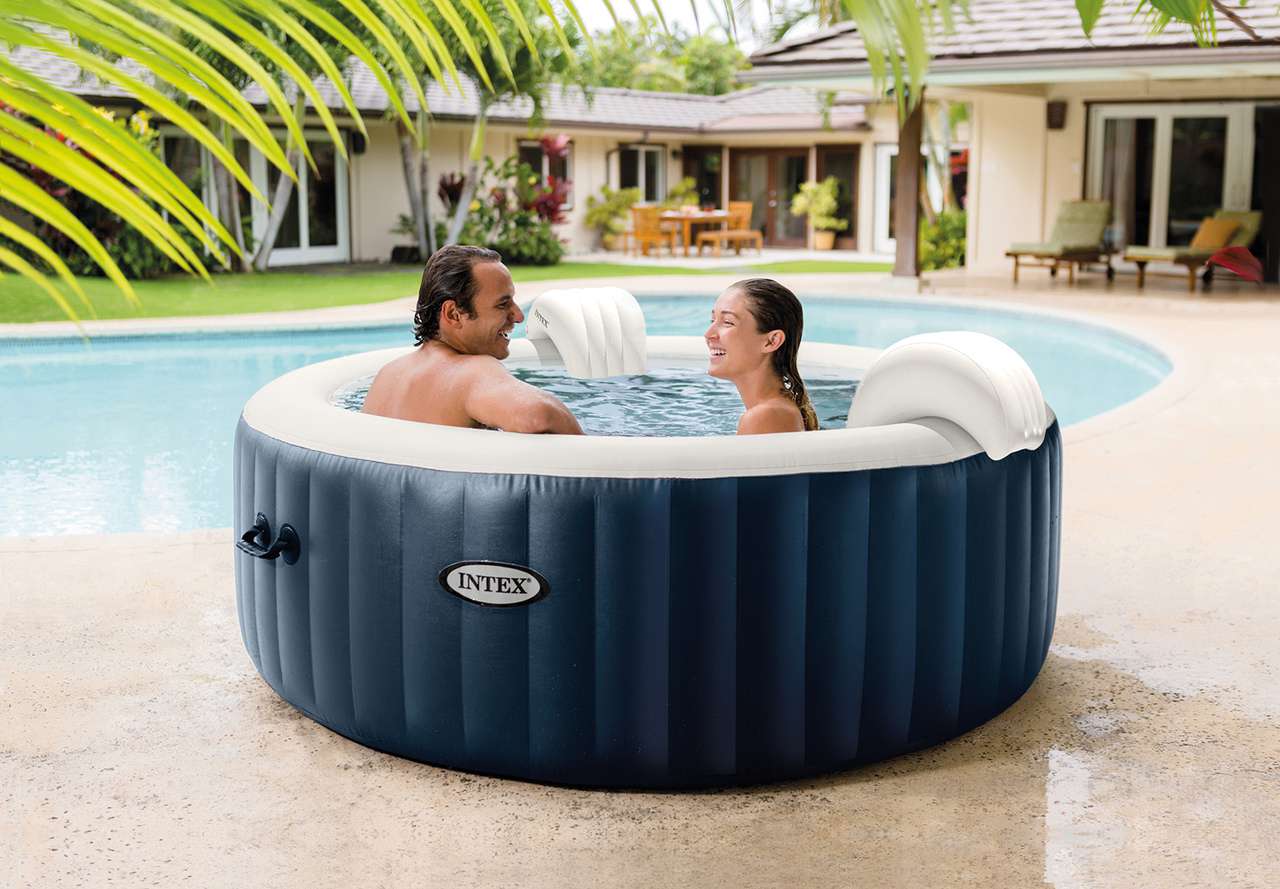 5 Things You Need To Know Before You Buy an Inflatable Jacuzzi in 2021