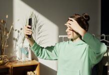 Should Parents Use SMS Tracking Software for Teens?