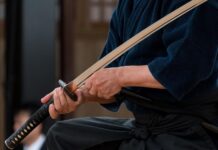 What should I look for when buying a katana