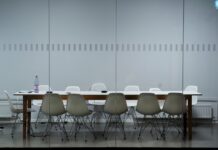How Huddle Rooms Can Benefit Your Workspace?