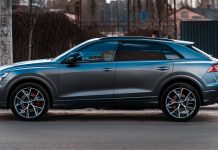 Advantages & Disadvantages of Renting SUVs