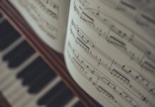 11 Tips for Mastering New Piano Sheet Music – 2024 Guide
