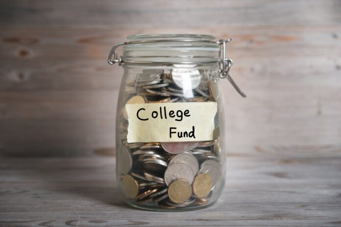 4 Types of College Savings Plans